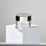 Cremă hidratantă și reparatorie cu filtrat de secreție de melc, adenozină și uleiuri naturale